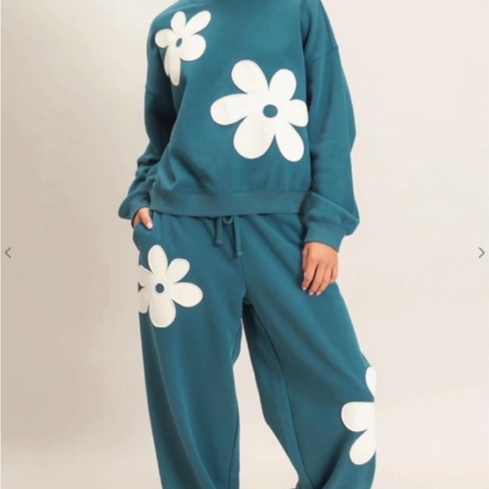 Double Zero Teal Floral Appliqué Sweatshirt SET - Picture 3 of 3